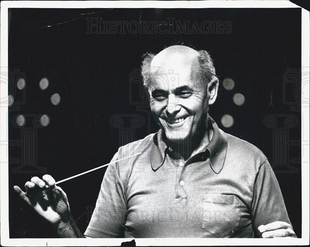 1981 Press Photo Sir Georg Solti,conducts symphony - Historic Images