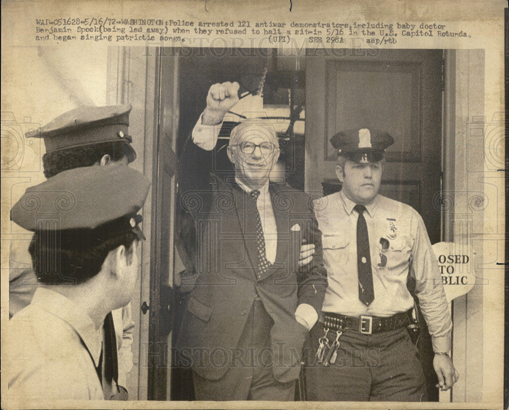 1978 Press Photo Baby Doctor Benjamin Spock Boston Court - Historic Images