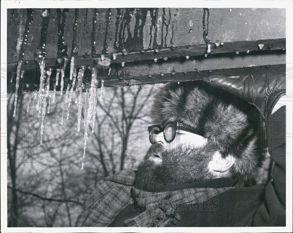 1961 Press Photo Weather Report Ziff In Lincoln Park With Snow and Ice - Historic Images