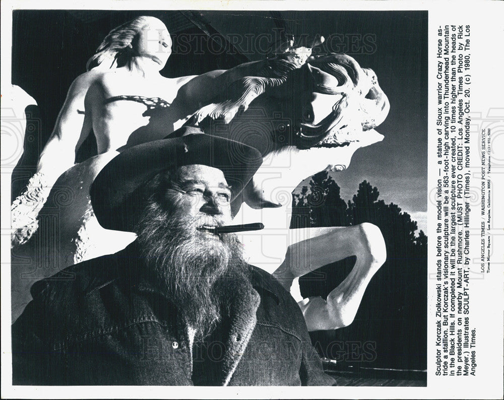 1982 Press Photo Sioux Warrior Statue Korczak Ziolkowski Artist - Historic Images