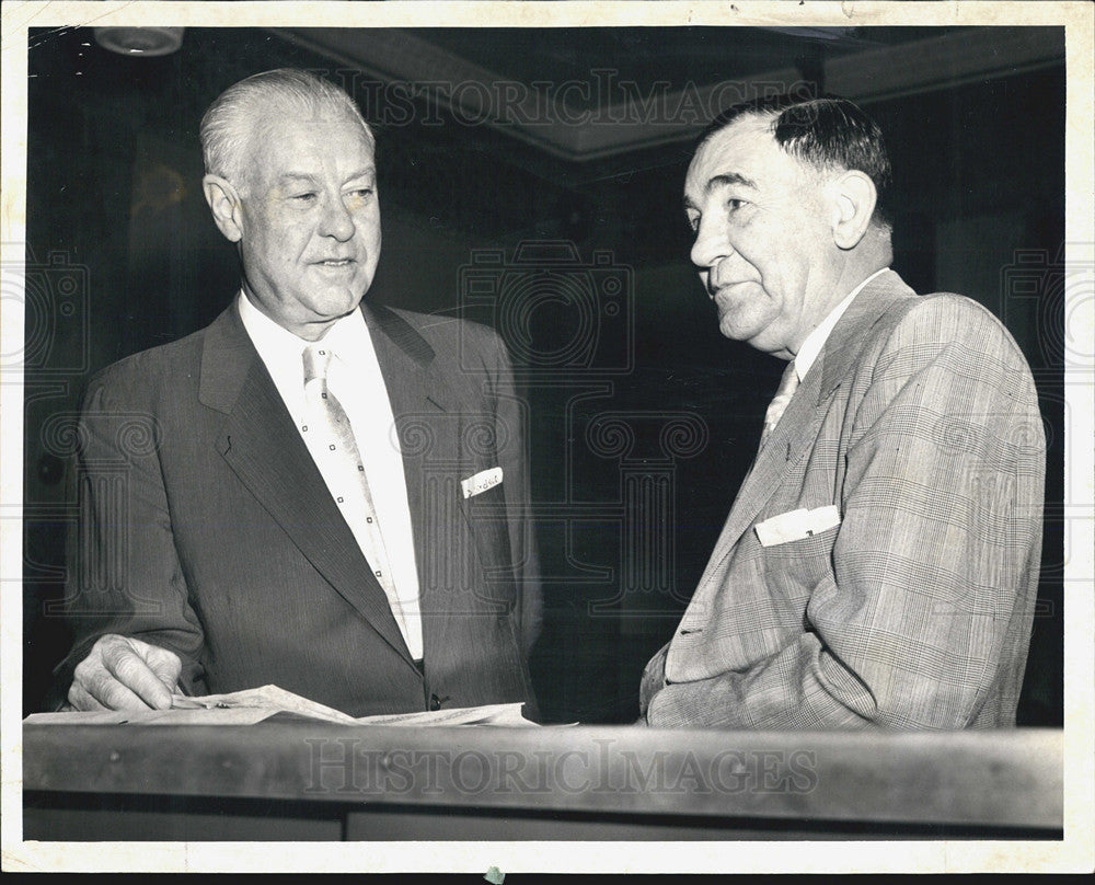 1957 Press Photo Lloyd Johnson, James Osborne Before Entering Grand Jury Room - Historic Images