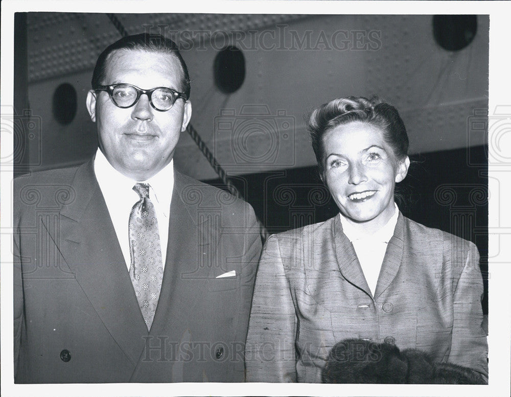 1954 Press Photo Jiri Nosek Czechoslovakia delegate United Nations wife Marie - Historic Images