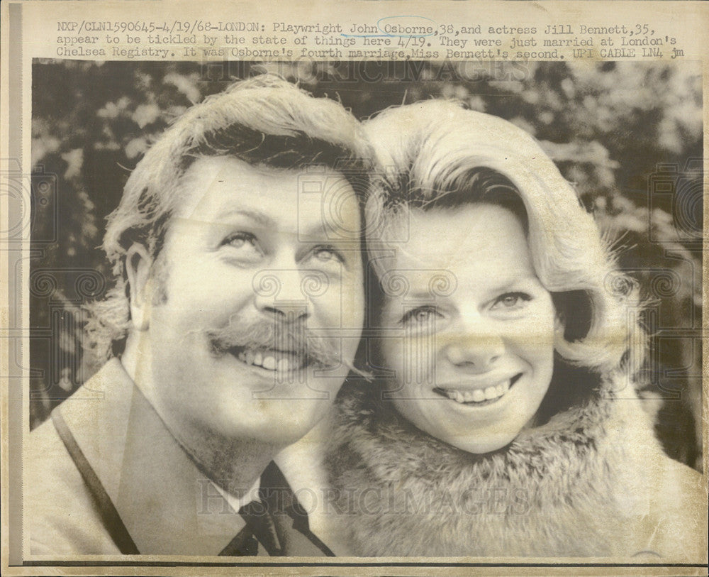 1968 Press Photo Newly wed playwright John Osbourne and actress Jill Bennet - Historic Images