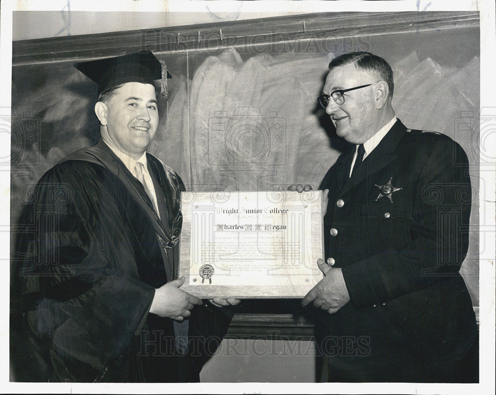 1955 Chicago Police honored for continuing education-Historic Images