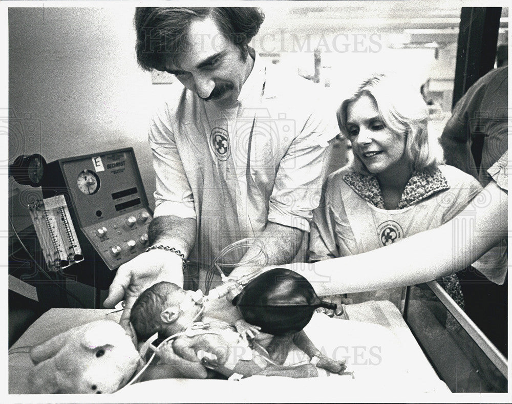 1980 Press Photo Patricia Allen Moeller Prentice Women&#39;s Hospital - Historic Images