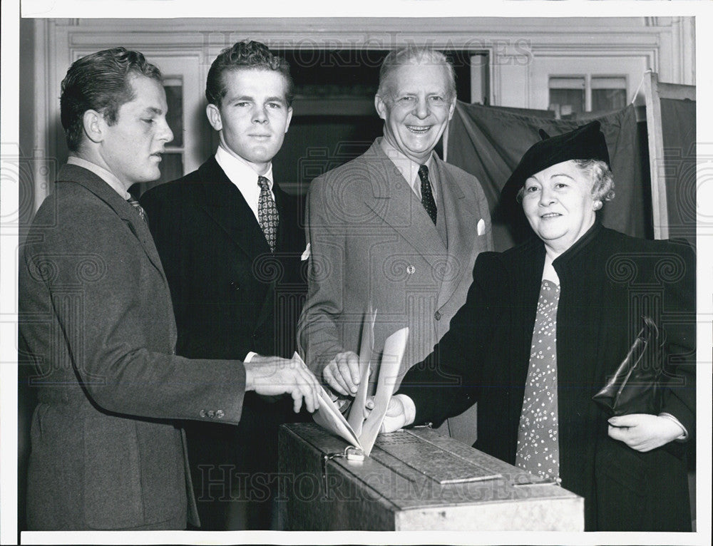 1938 Press Photo Oulbert Olson &amp; Family Vote For Governor of California - Historic Images