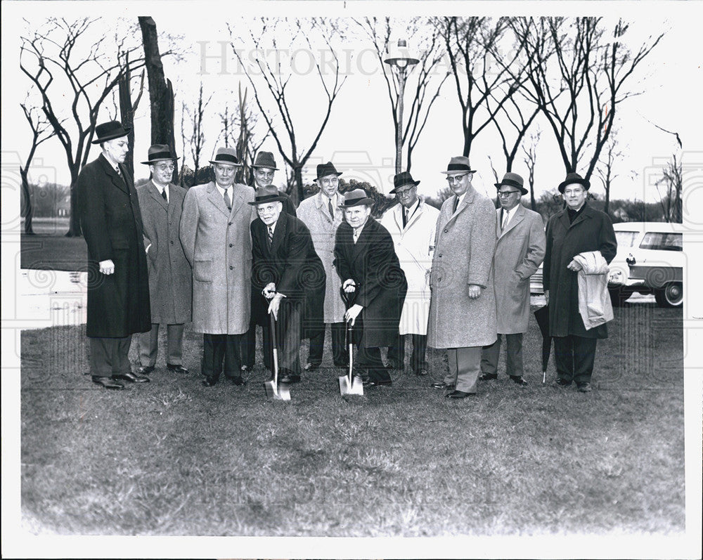 1961 Press Photo Roy olson &amp; Dr F T Mills break ground for Westminster Place in Evanston Ill - Historic Images