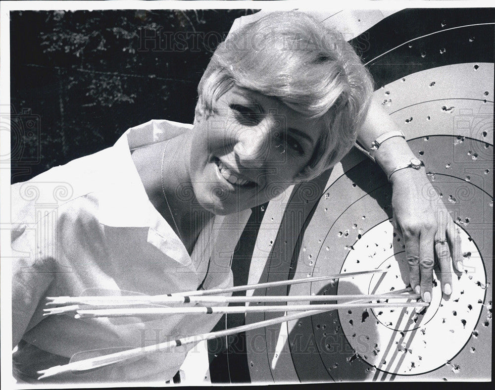 1968 Press Photo June Mitchell, Champion Female Archer - Historic Images