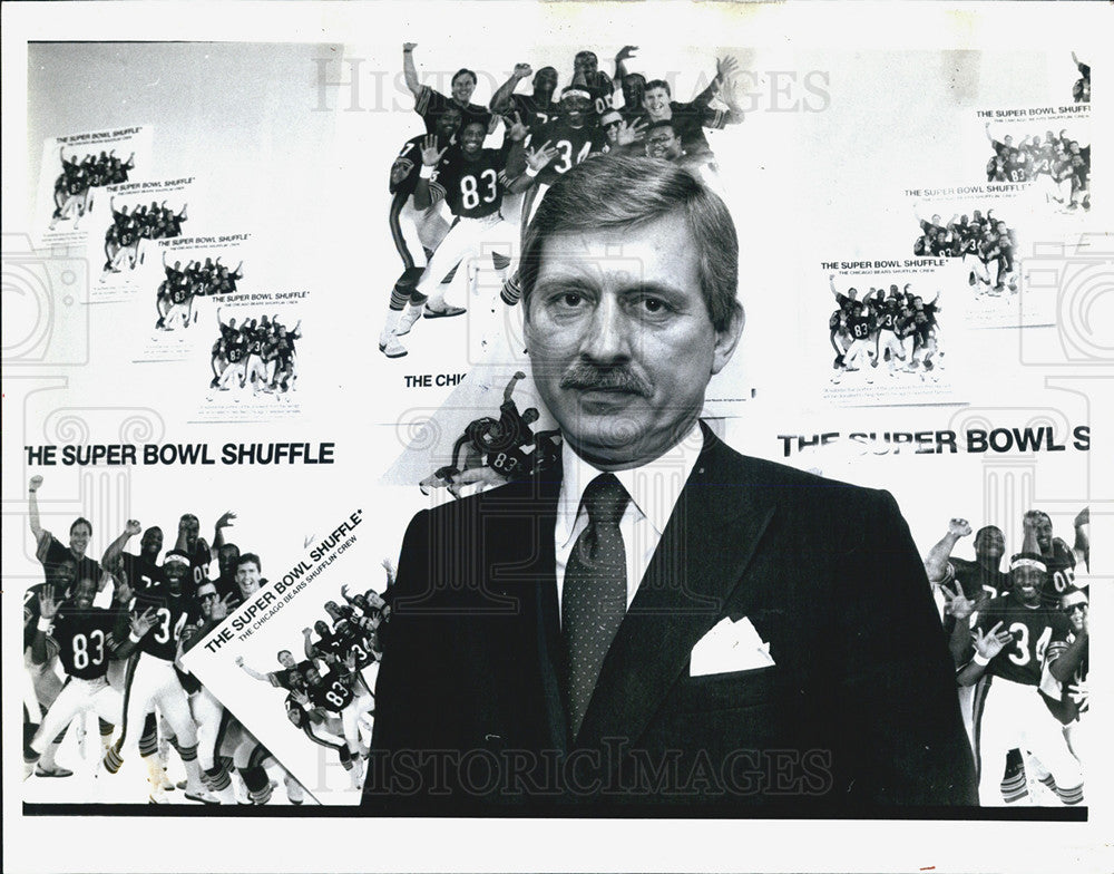 1986 Press Photo Red Label Records Chief Dick Meyer Super Bowl Shuffle Posters - Historic Images