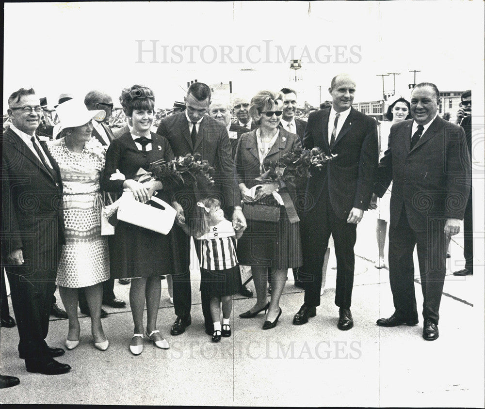 1966 Press Photo Astronaut T.P. Staffors and wife in Chicago - Historic Images