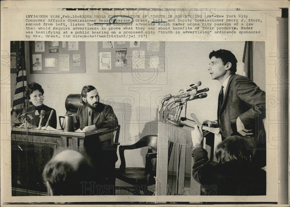 1971 Press Photo Ralph Nader, Bess Meyerson, and Henry Stern - Historic Images