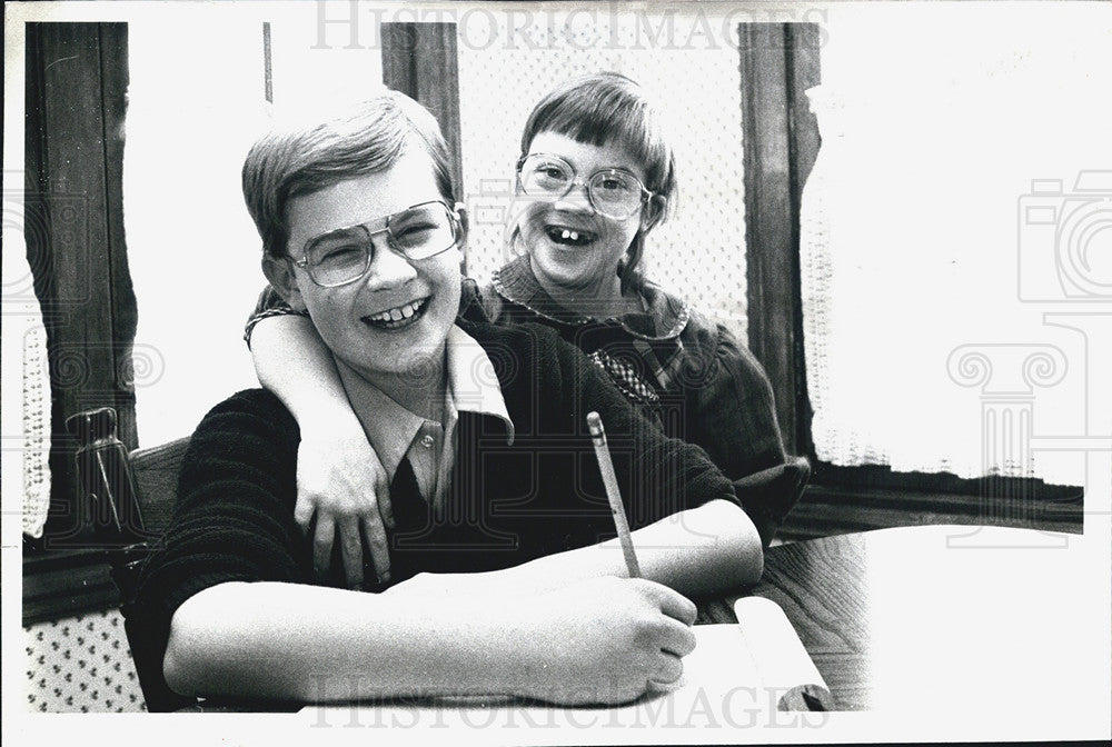 1982 Press Photo &quot;The Prindville Family&quot; - Historic Images