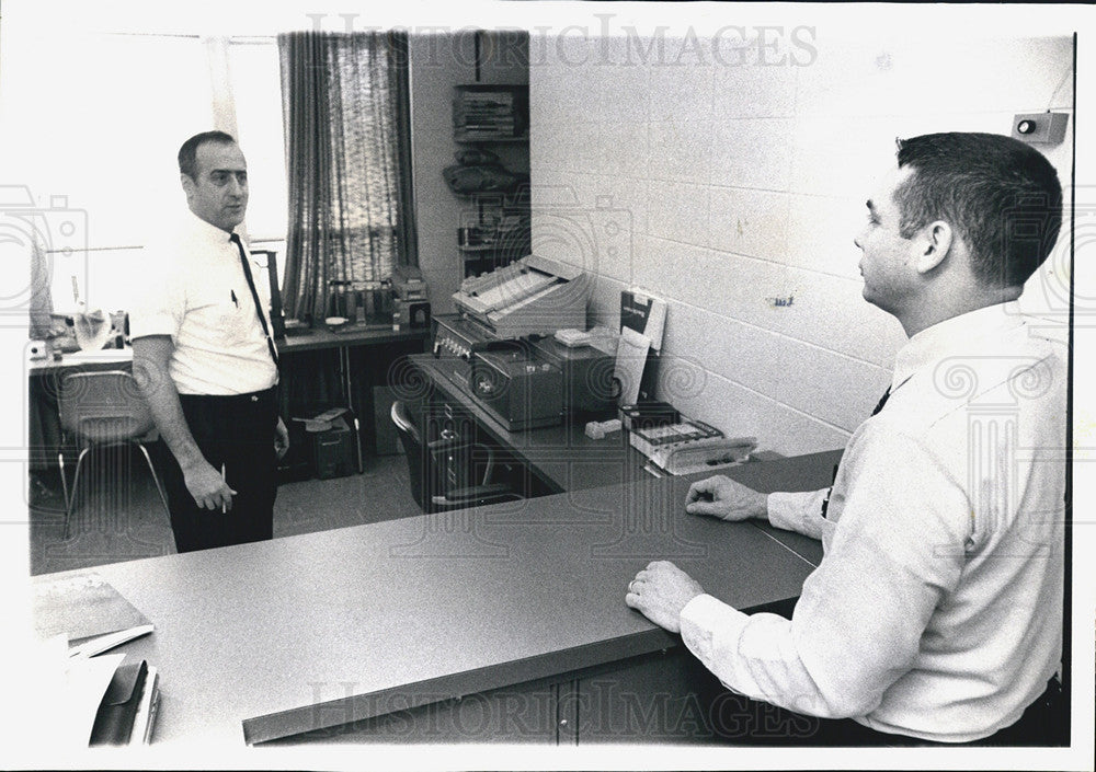 1969 Press Photo &quot;The Highland Park Police station show off their new lab&quot; - Historic Images