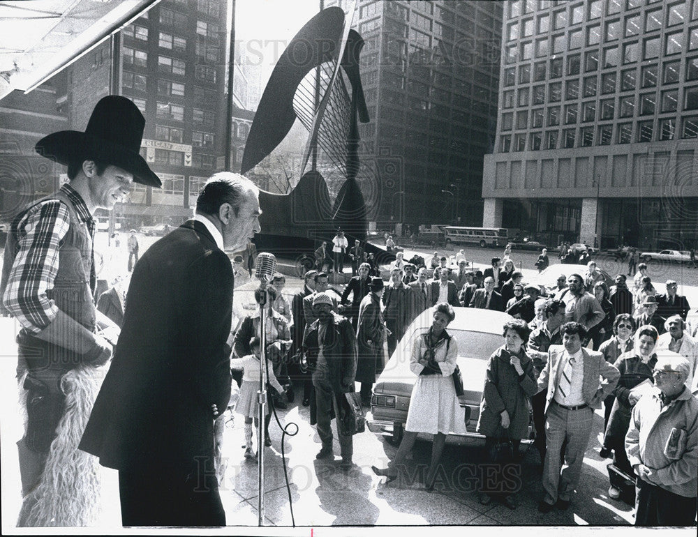 1975 Press Photo Illinois Lottery Supt. Ralph Batch - Historic Images