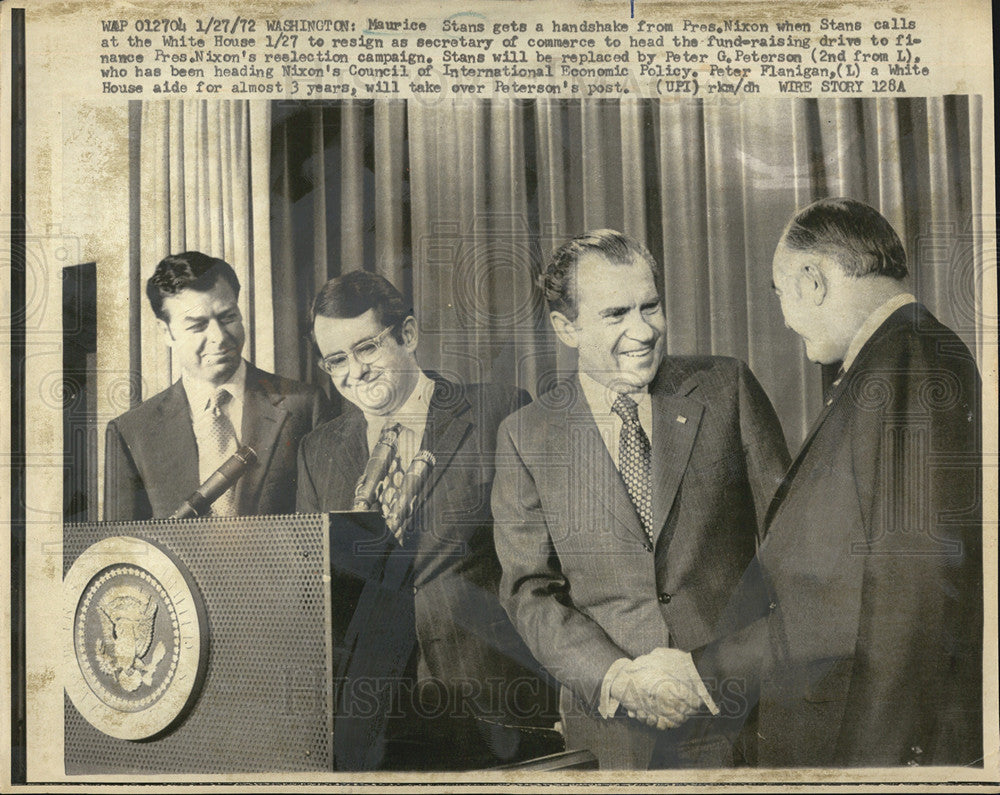 1972  Press Photo Maurice Stans gets a handshake from Pres. Nixon when resigns - Historic Images