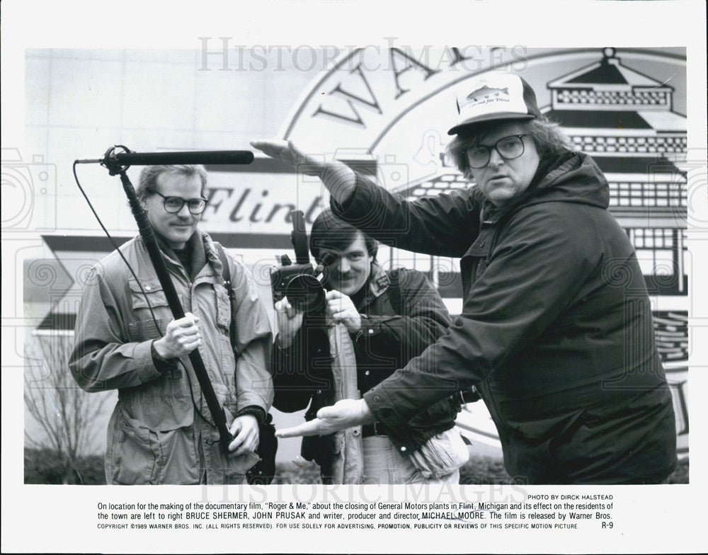 1996 Press Photo Michael Moore Director &quot;Roger &amp; Me&quot; Hollywood Film Movie Set - Historic Images