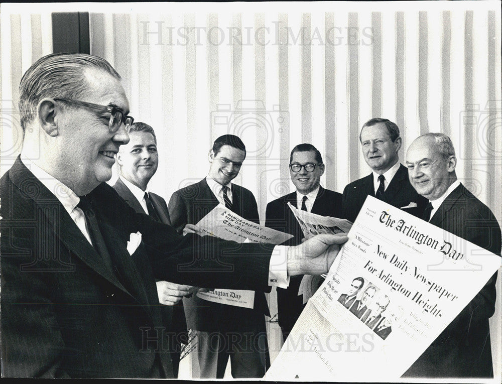 1966 Press Photo John B. Stanton, editor and Publisher of the Arlington Day - Historic Images