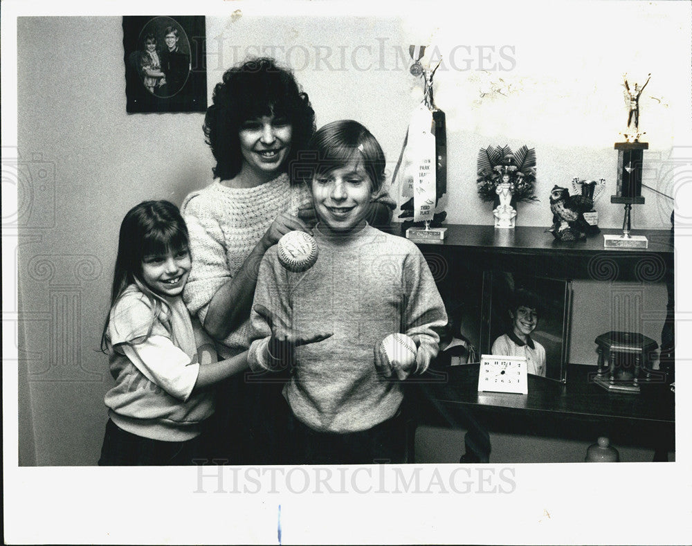 1984 Press Photo Kathy Stanislawski Jennifer Keith Son Needs Heart Transplant - Historic Images