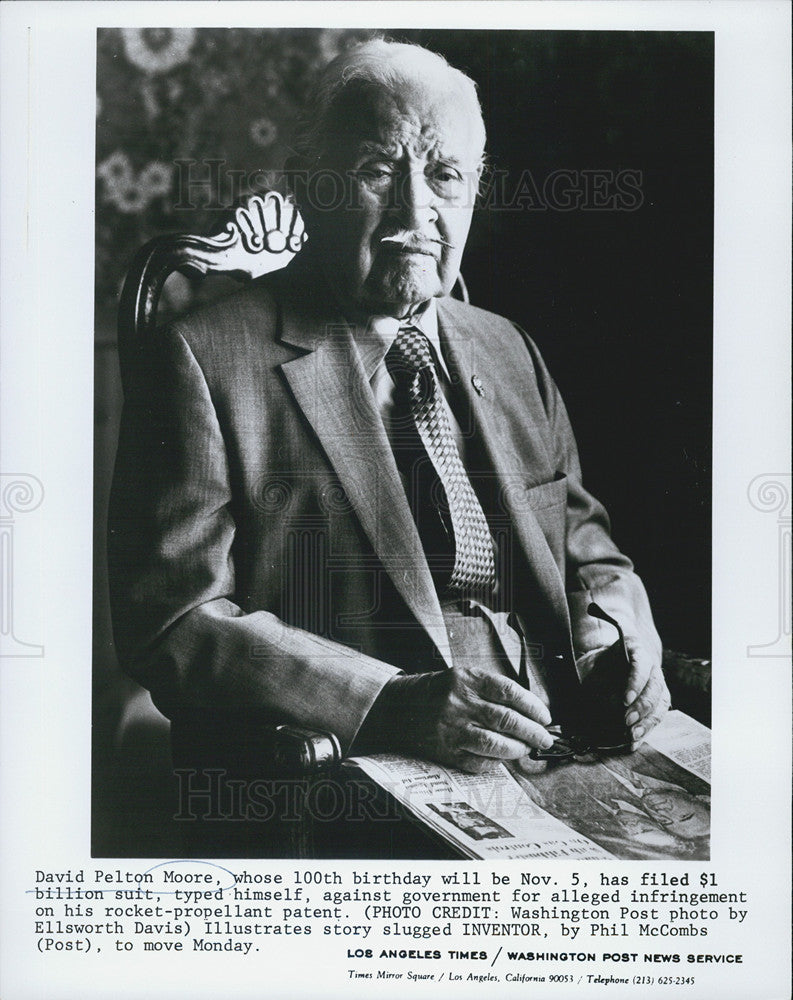 1977 Press Photo David Pelton Moore Age 100 File $1 Billion Lawsuit Against G'vt - Historic Images