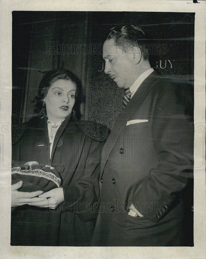 1952 Press Photo Emily Moretti and Attorney Mike Romano at Labuy Federal Bldg. - Historic Images