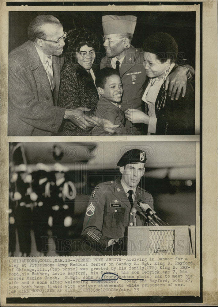 1973 Press Photo Sgt Young Reunited with Family - Historic Images