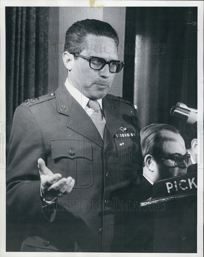 1974 Press Photo Major General Aharon Yariv Israeli Minister of Information - Historic Images