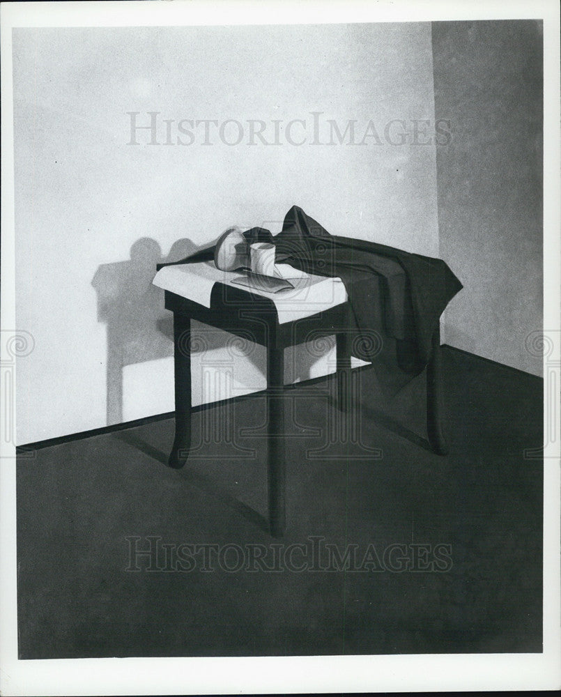 1969 Press Photo of John Moore&#39;s &quot;Table with Blue Cloth&quot; - Historic Images