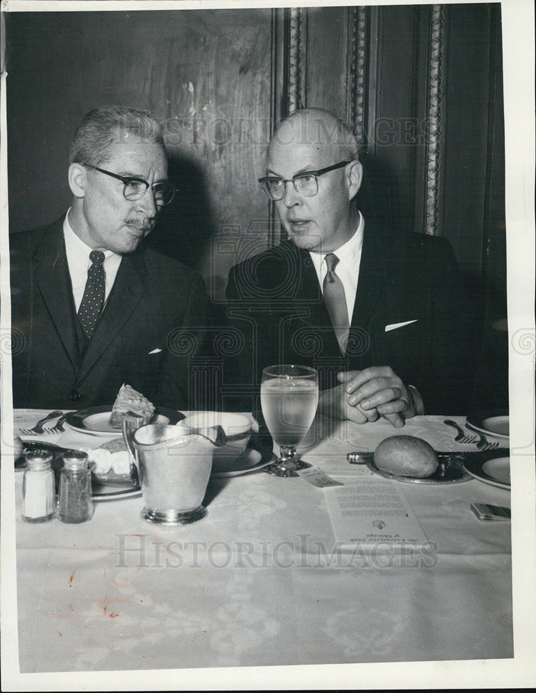 1964 Press Photo Dr Lee Mitchell,chair Dept of theater,Northwestern U - Historic Images