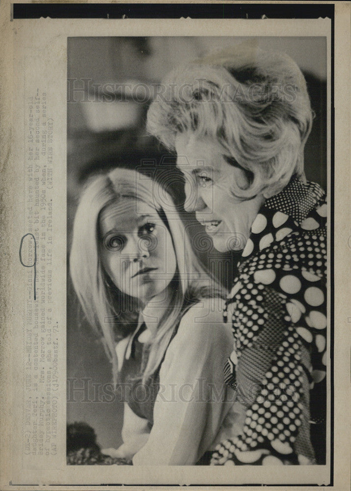 1971 Press Photo Mrs Ginni Morrow and daughter Teri - Historic Images