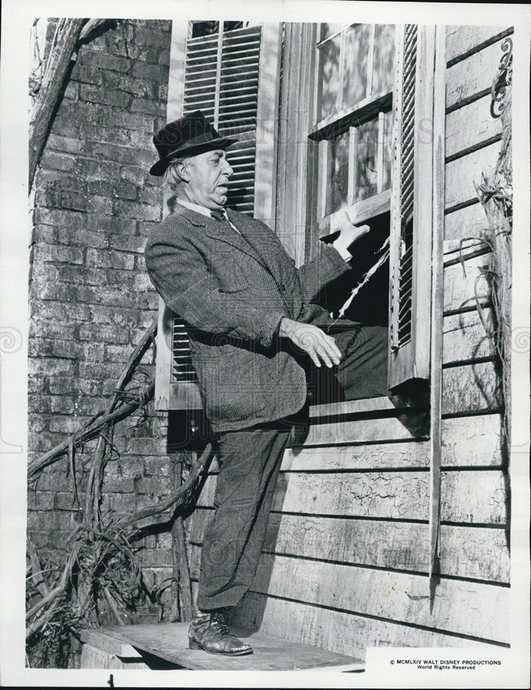 Press Photo Ed Wynn in &quot;Treasure of the Haunted House&quot; - Historic Images