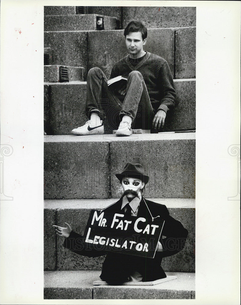 1983 Press Photo UICC student protesters - Historic Images