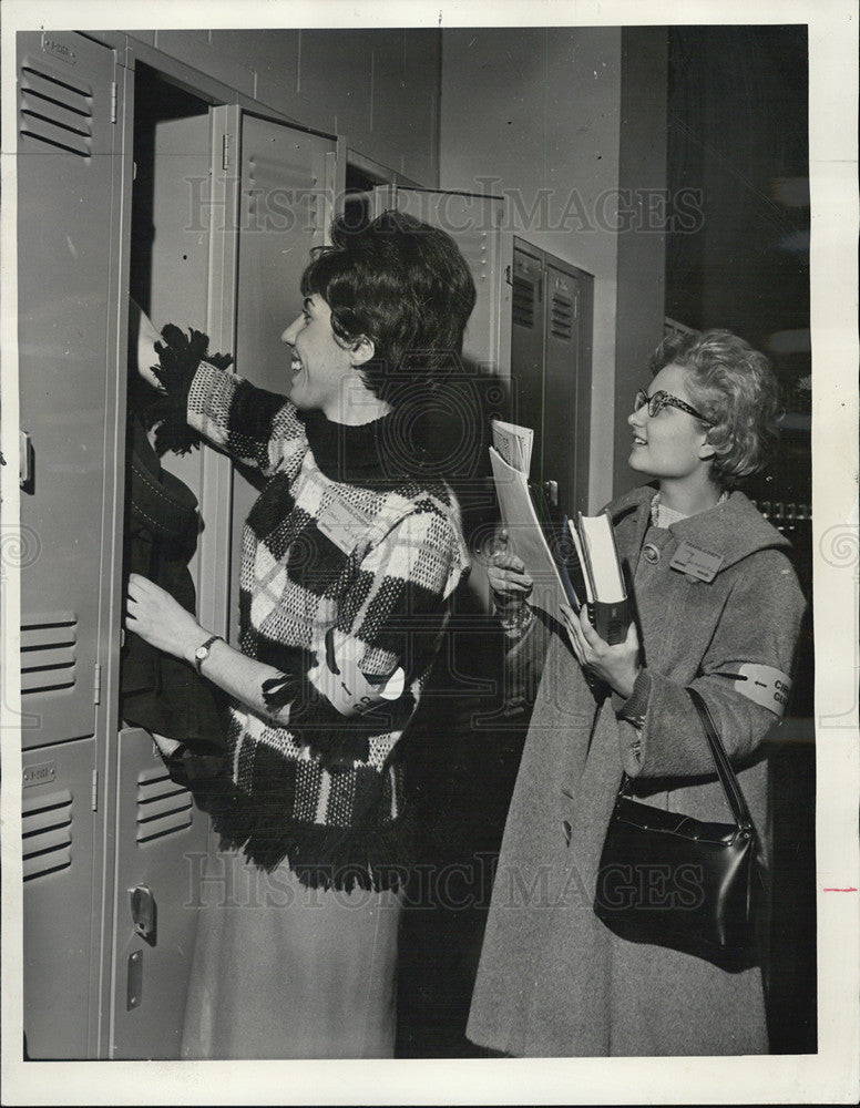 1965 Press Photo U of Ill opening day students - Historic Images