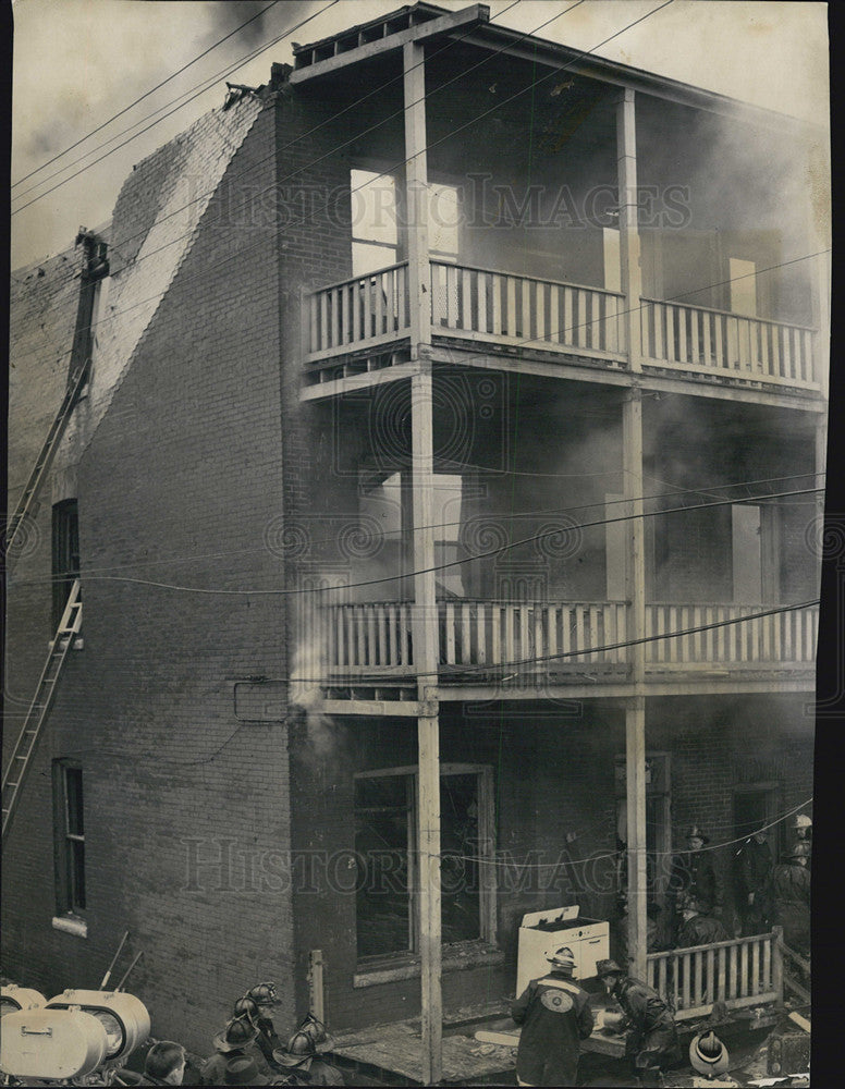 1962 Press Photo Chicago Apartment Building Fire - Historic Images