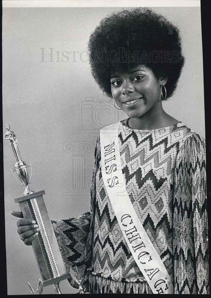 1971 Press Photo Janett Young Miss Chicago Teen Queen - Historic Images