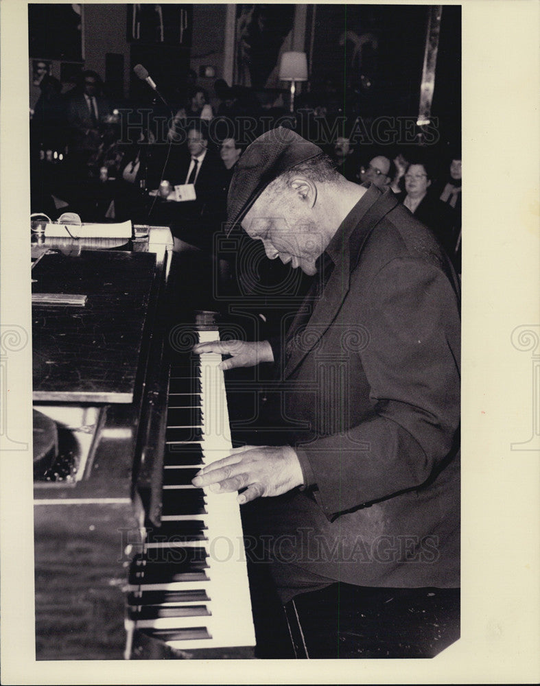 1994 Press Photo John Young at Jazz Fair - Historic Images