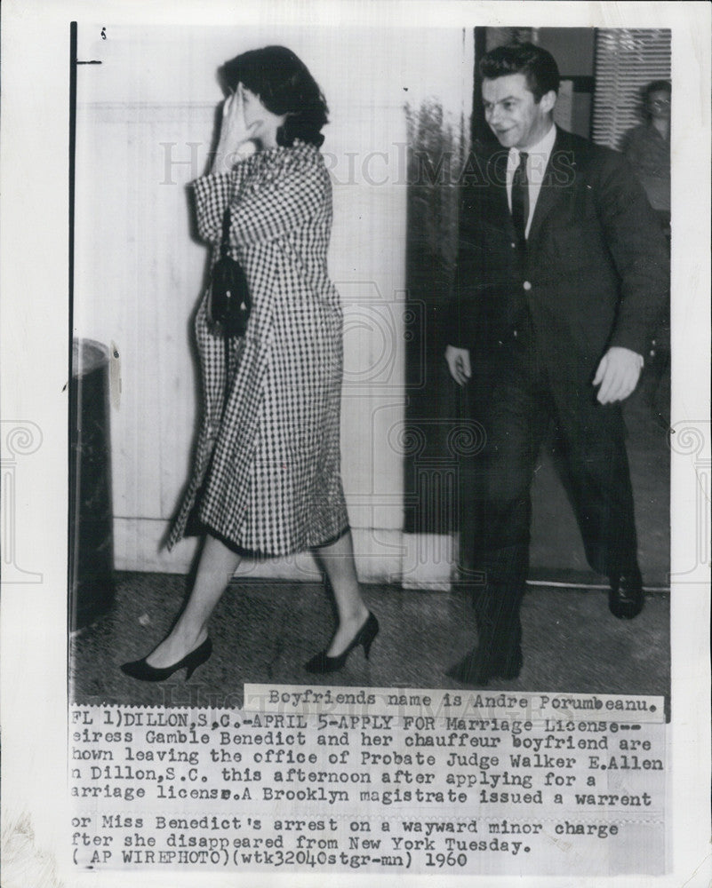 1960 Press Photo Andre Porumbeanu and Gamble Benedict apply for marriage license - Historic Images