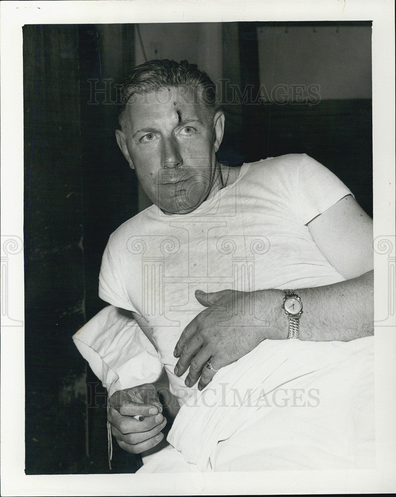 1952 Press Photo Patrick Reaffertt off duty detective shot - Historic Images