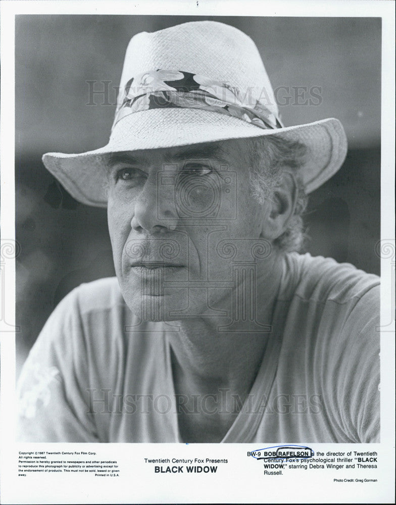 1987 Press Photo Bob Rafelson in Black Widow - Historic Images