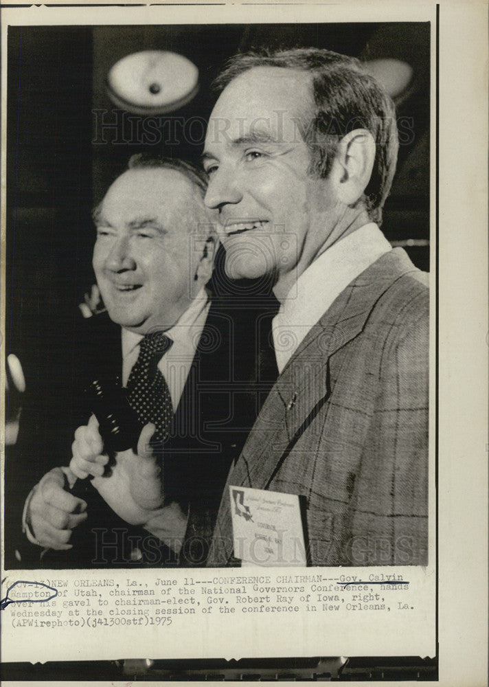 1975 Press Photo Gov. Calvin Rampton and Gov. Robert Ray - Historic Images