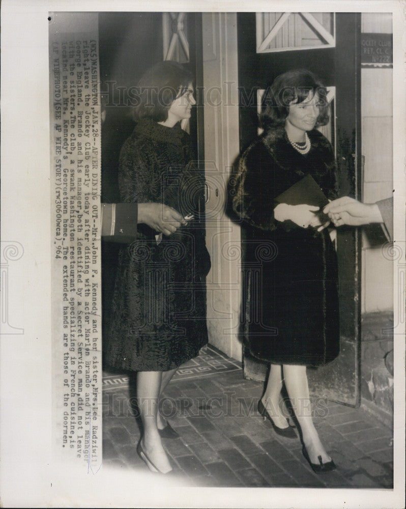 1964 Press Photo Mrs John F Kennedy  and sister Lee Radizwill - Historic Images