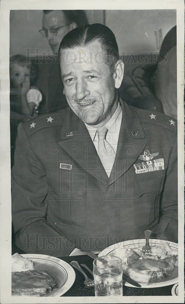 1949 Press Photo Maj gen Roger M Raney at The Kn ickerbocker Hotel - Historic Images