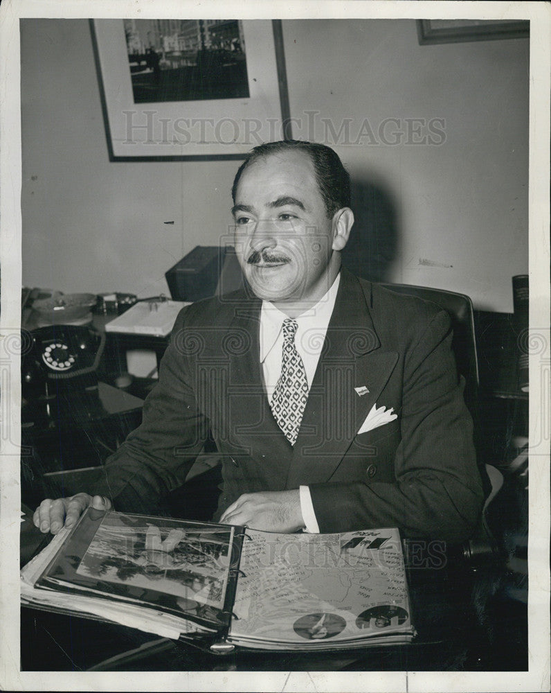 1944 Press Photo Hernando Ramirez,editor - Historic Images