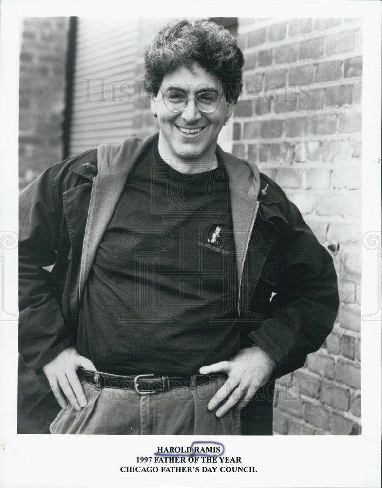 1997 Press Photo Harold Ramis Chicago Father&#39;s Day - Historic Images