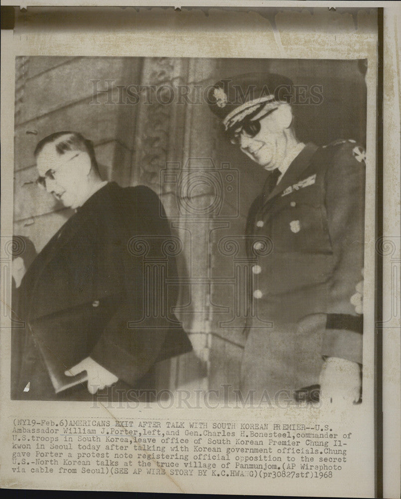 1968 Press Photo US Ambassador Porter &amp; Gen Charles Bonesteel - Historic Images