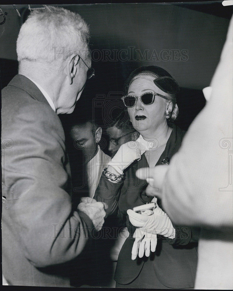 1954 Press Photo Mrs. Aleen Ragen and Jerry Kearns - Historic Images