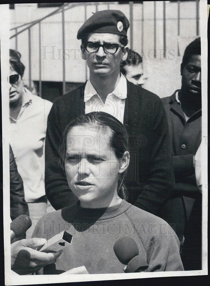 1969 Press Photo Mrs. Donna Morgan, Luis Cuza - Historic Images