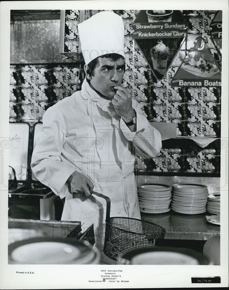 1968 Press Photo Dudley Moore Stars In "Bedazzled" As A Short Order Cook - Historic Images