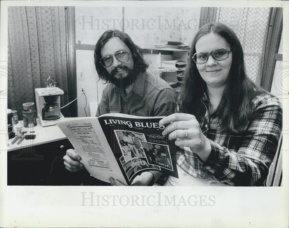 1983 Press Photo Jim &amp; Amy O&#39;Neal and their magazine Living Blues - Historic Images