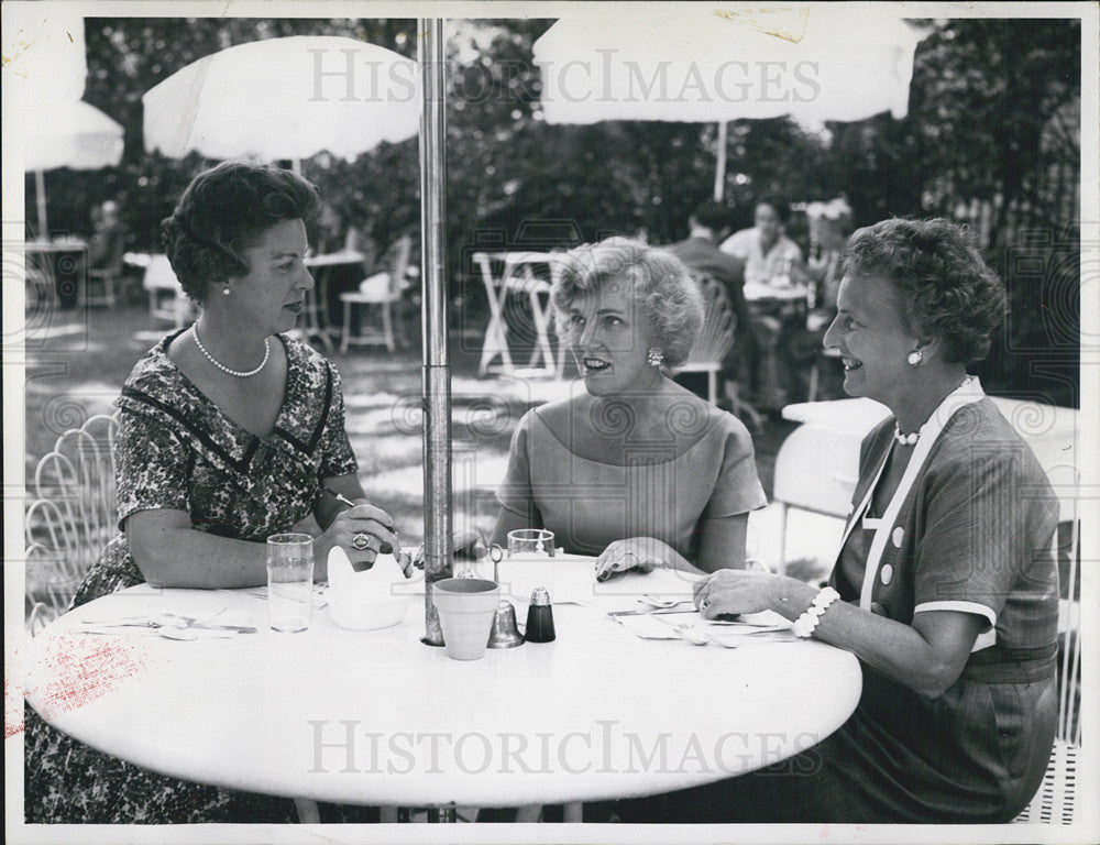 1958 Press Photo Mrs. Kendrick P. Morgan And Mrs. Walter Hasselhorn - Historic Images