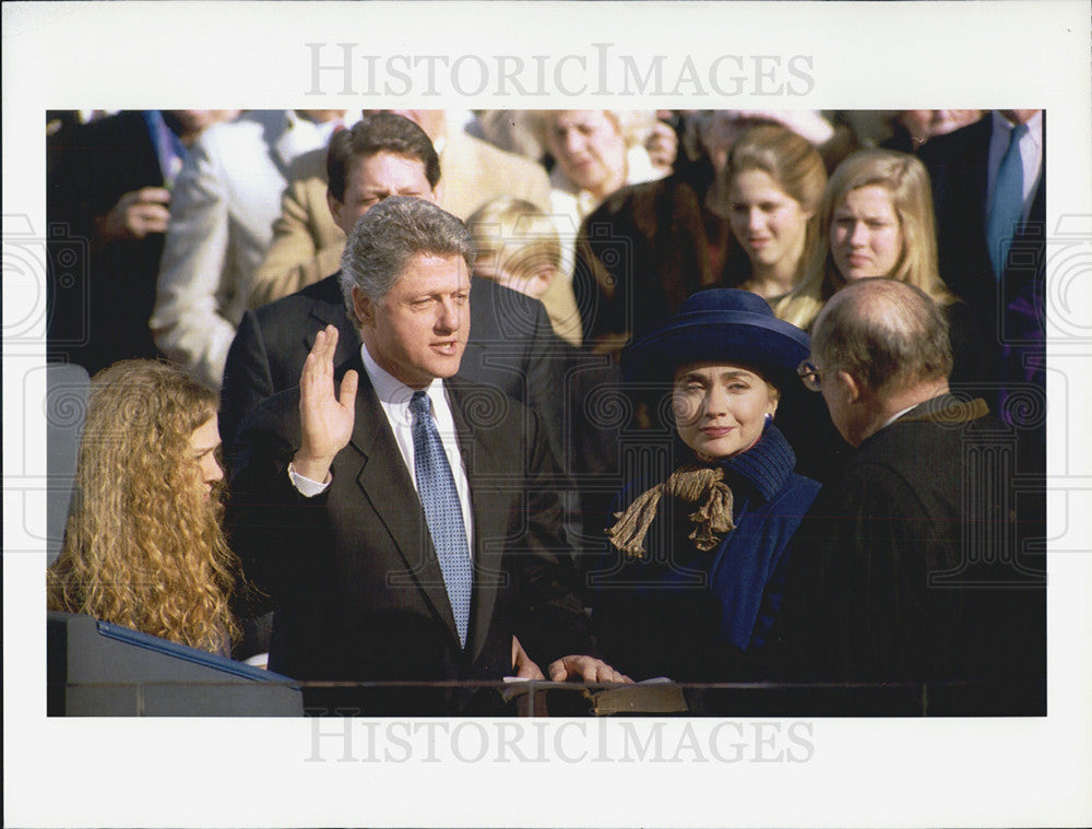 1993 Press Photo President Clinton oath office wife Hillary daughter Chelsea - Historic Images